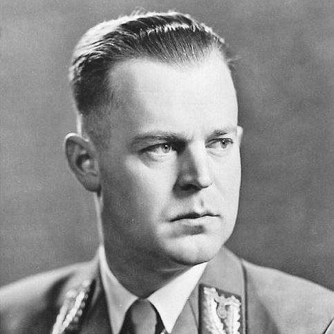 https://commons.wikimedia.org/wiki/Category:Hartmann_Lauterbacher?uselang=de#/media/File:Lauterbacher,_Hartmann,_born._May_24.1909_in_Reutte_(Tirol).jpg/2 https://commons.wikimedia.org/wiki/Category:Hartmann_Lauterbacher?uselang=de#/media/File:Lauterbacher,_Hartmann,_born._May_24.1909_in_Reut