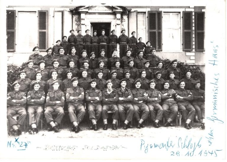 Soldaten vor dem Schloss | Museum im Schloss Soldaten vor dem Schloss | Museum im Schloss