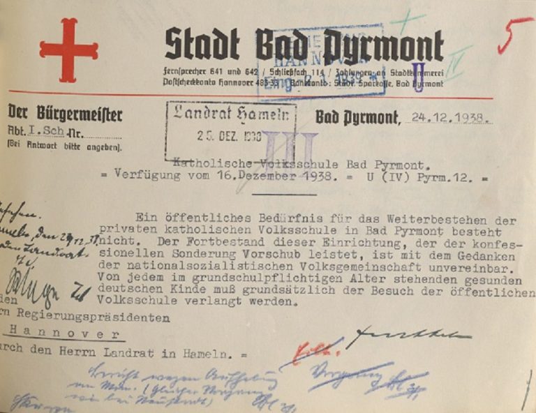 Katholische Schule Bad Pyrmont | NLA HA Hann. 180 Hannover e4 Nr. 12, o. Bl. Katholische Schule Bad Pyrmont | NLA HA Hann. 180 Hannover e4 Nr. 12, o. Bl.